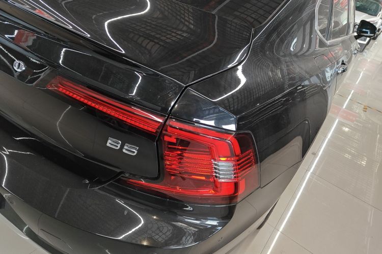 沃尔沃S90 2023款 B5 智雅豪华版车身外观6006