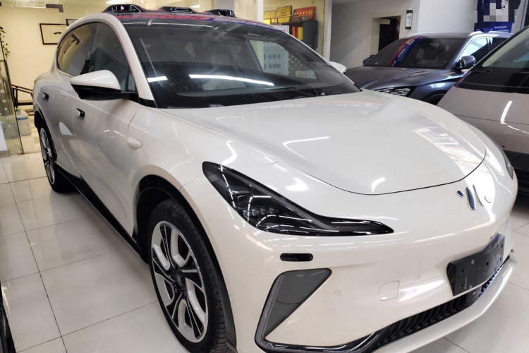 智己汽车 智己LS7 2023款 100kWh Pro四驱版车身外观3