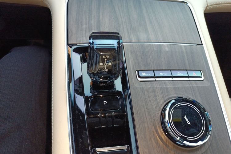 吉利汽车 星越L 2025款 东方曜 2.0TD 自动揽星版中控内饰18