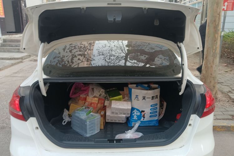 福特 福克斯 2018款 三厢经典 EcoBoost 180 自动精英型机舱底盘23