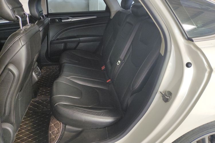 福特 蒙迪欧 2013款 2.0L GTDi240豪华运动型中控内饰21