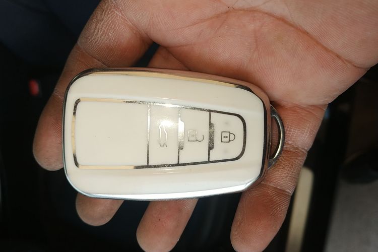 丰田 凯美瑞 2021款 2.0G 豪华版中控内饰11