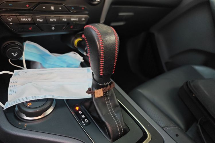 福特 撼路者 2016款 2.0T 汽油自动四驱旗舰版中控内饰18