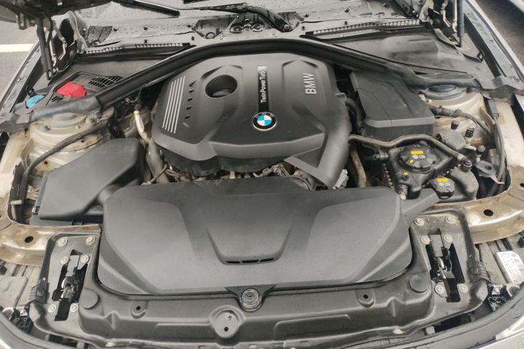 宝马3系 2018款 320Li 时尚型机舱底盘24