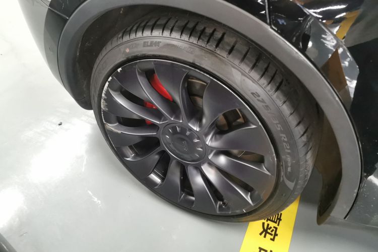 特斯拉 Model Y 2023款 高性能全轮驱动版车身外观56