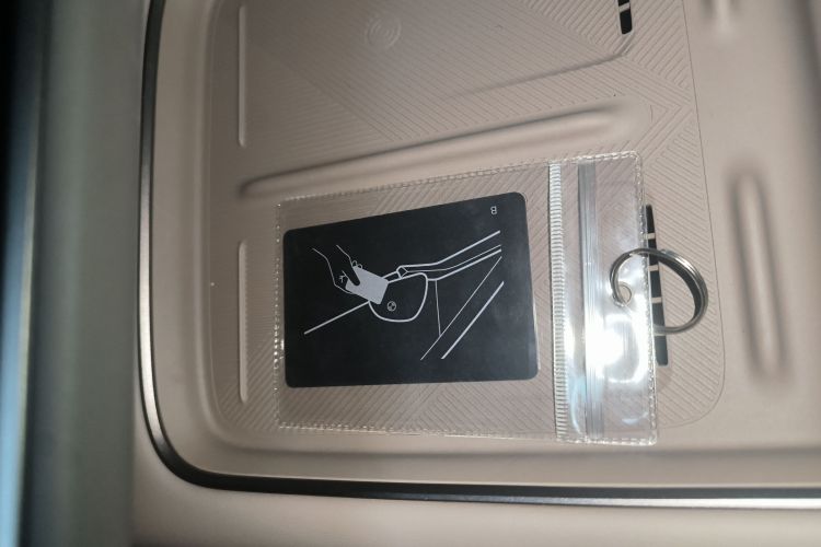 理想汽车 理想i8 2025款 标准版中控内饰11