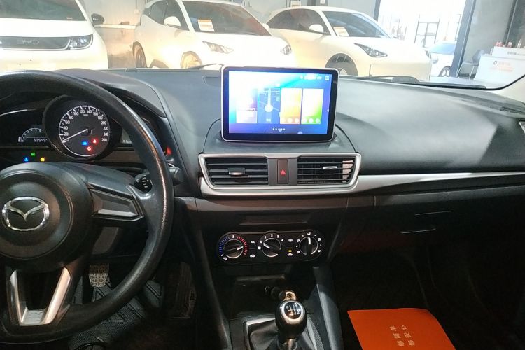 马自达3 昂克赛拉 2017款 三厢 1.5L 手动舒适型 国V中控内饰16