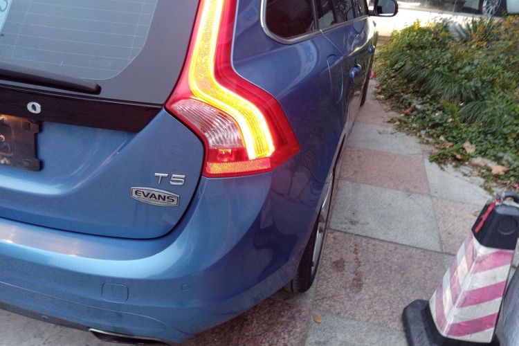 沃尔沃V60 2015款 T5 智雅版车身外观6006