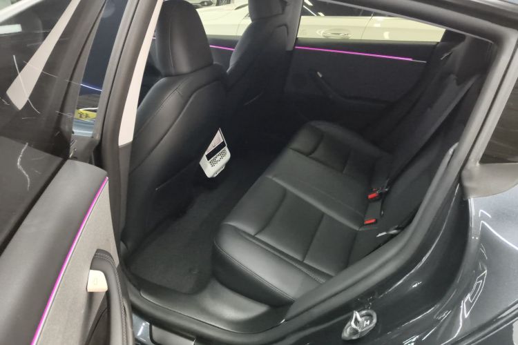 特斯拉 Model 3 2023款 后轮驱动版中控内饰21