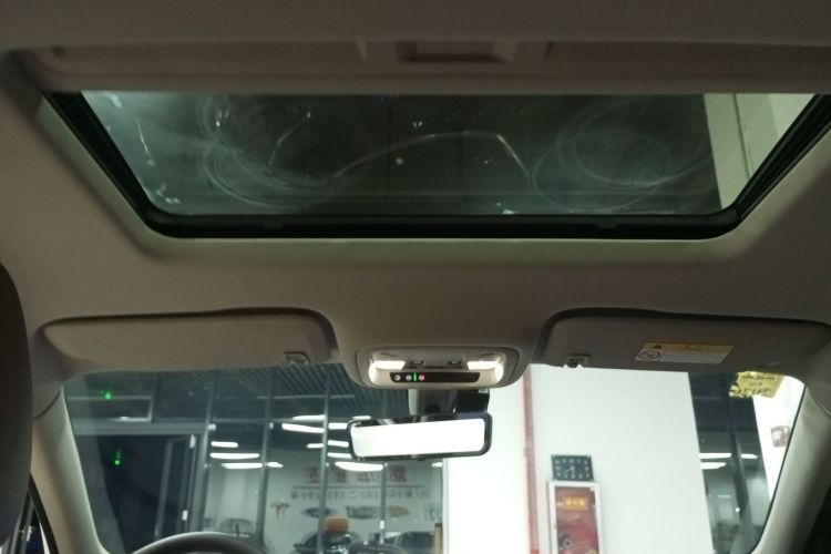 别克 君威 2024款 28T 纵享版中控内饰22