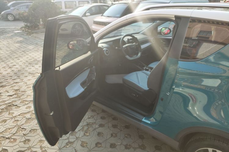 奇瑞 小蚂蚁 2022款 甜粉款 全糖版 磷酸铁锂 29.2kWh 30kW 301km中控内饰20