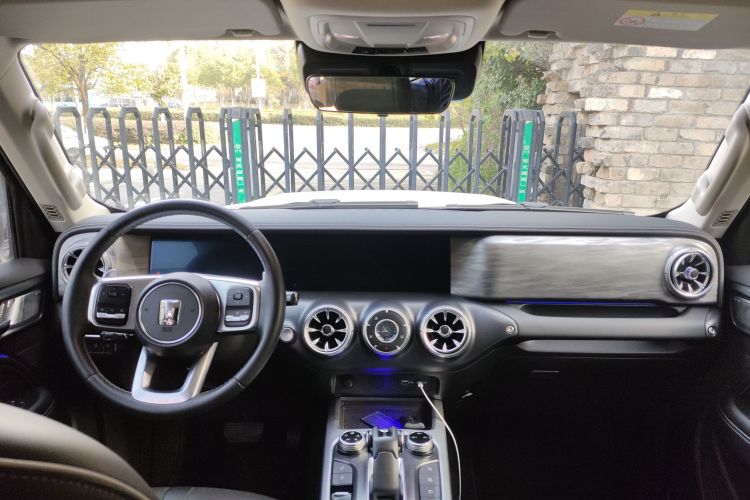 坦克300 2023款 越野版 2.0T 征服者中控内饰12