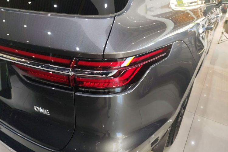 理想汽车 理想ONE 2021款 增程6座版车身外观9