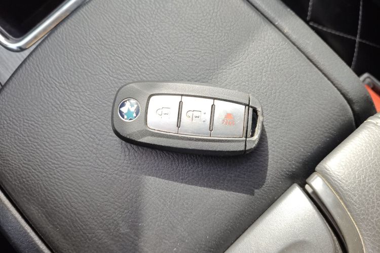 启辰T90 2017款 2.0L 手动辰尚版中控内饰7001