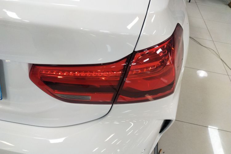 宝马1系 2021款 120i M运动曜夜版车身外观9