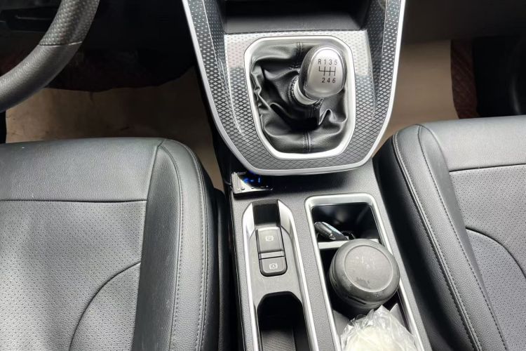 哈弗M6 2021款 PLUS 1.5T 手动精英智联型中控内饰18