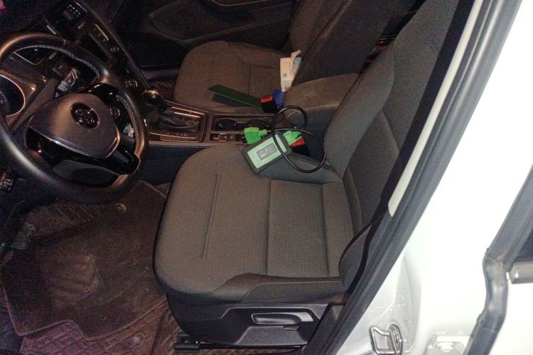 大众 高尔夫 2017款 230TSI 自动舒适百万辆纪念版中控内饰19