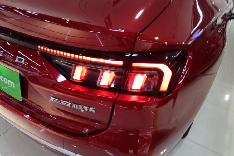 福特 蒙迪欧 2025款 2.0T EcoBoost 至尊型车身外观6006