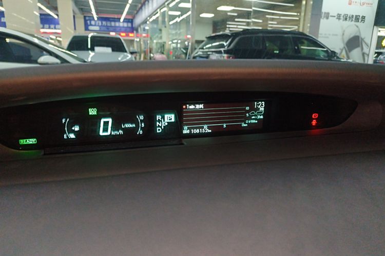 丰田 普锐斯 2012款 1.8L 豪华先进版局部细节14