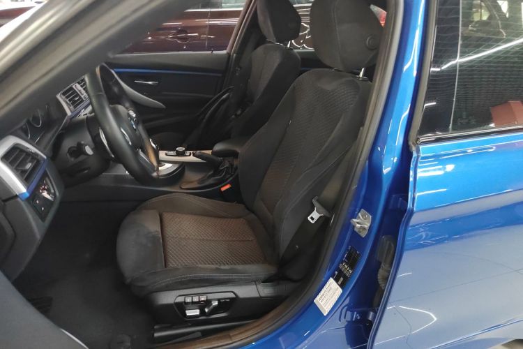 宝马3系 2018款 320i M运动套装局部细节19