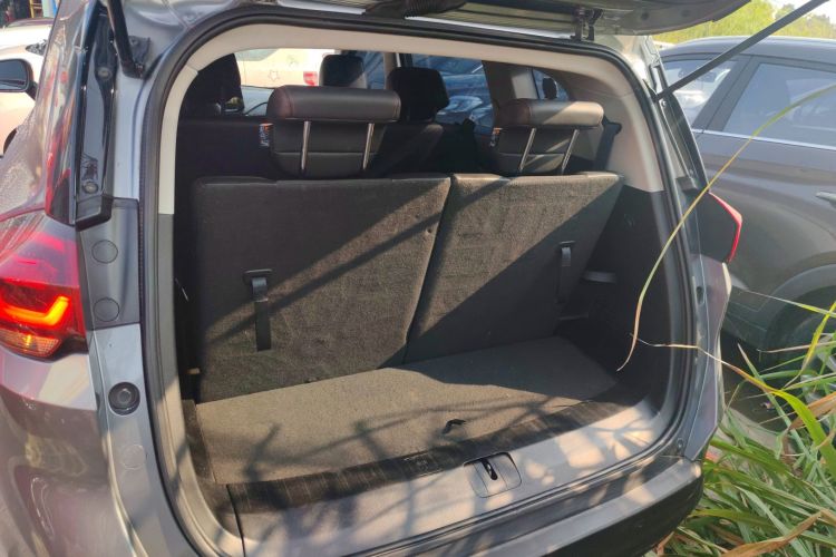 雪佛兰 沃兰多 2018款 Redline 530T 自动纵享版（5+2款） 国V机舱底盘23