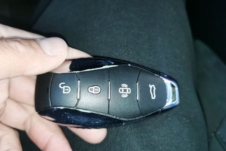 红旗HS5 2023款 2.0T 旗享Pro版中控内饰11