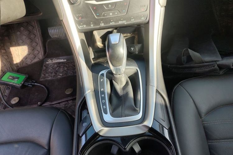 福特 蒙迪欧 2013款 2.0L GTDi200豪华型中控内饰18