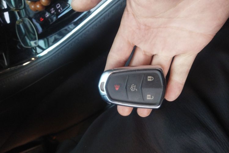 凯迪拉克ATS-L 2017款 28T 时尚型中控内饰11