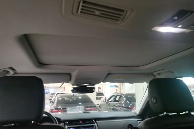 路虎 发现 2020款 2.0T 30周年特别版局部细节22