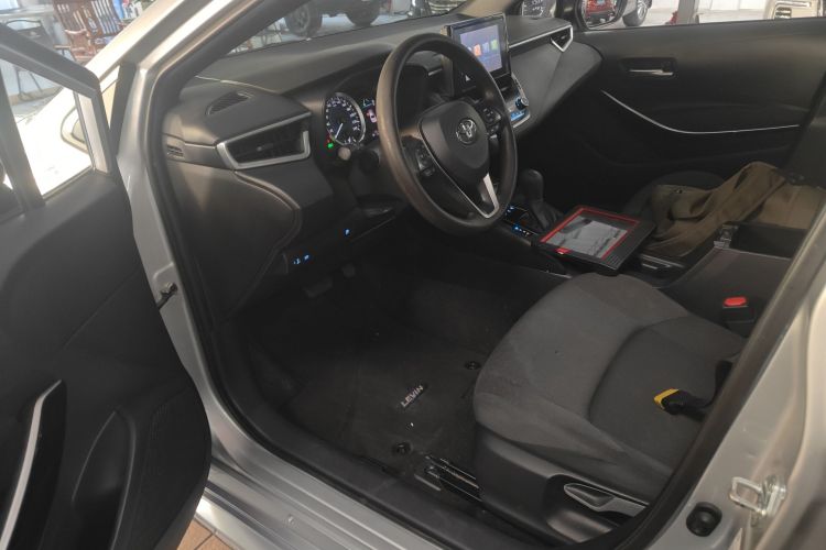 丰田 雷凌 2022款 双擎 1.8H E-CVT领先版中控内饰7003