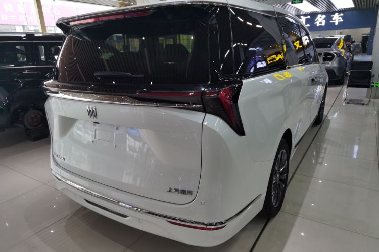 别克GL8 2025款 陆尊 智享版车身外观6005