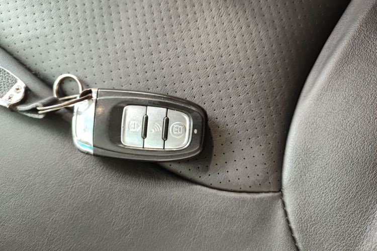 本田 艾力绅 2016款 2.4L 经典版中控内饰11