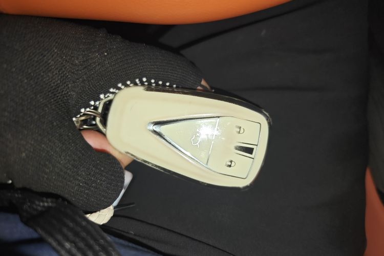 长安CS75 PLUS 2025款 第四代 1.5T 新蓝鲸 智慧旗舰型中控内饰11