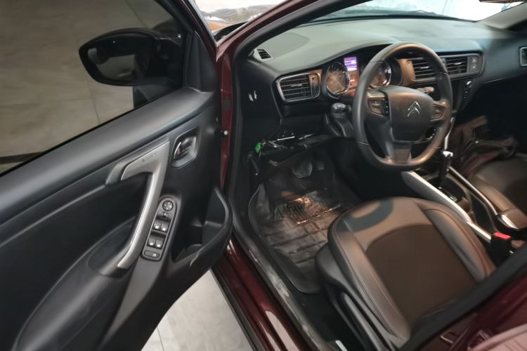 雪铁龙C3-XR 2015款 1.6L 自动先锋型中控内饰20