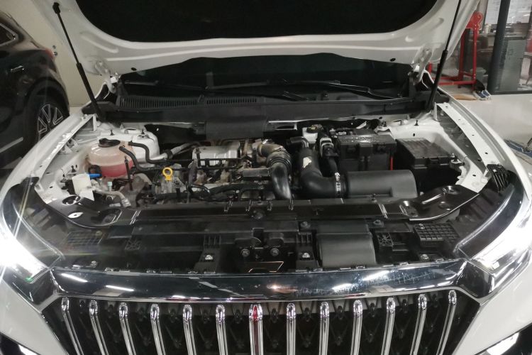 红旗HS5 2022款 改款 2.0T 智联旗享版机舱底盘24