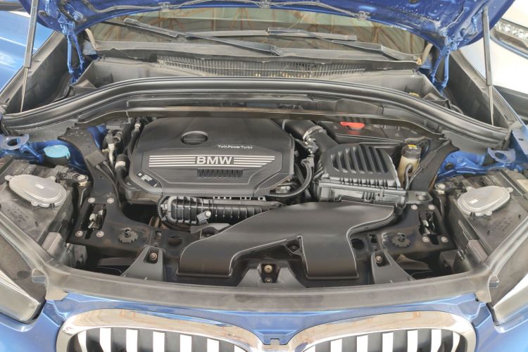 宝马X1 2020款 sDrive20Li 尊享型机舱底盘24