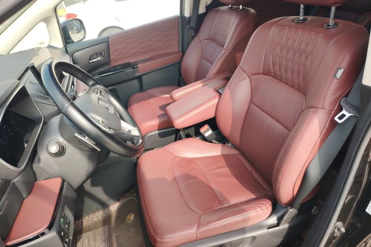 本田 艾力绅 2022款 2.0L e:HEV 至尊版局部细节19