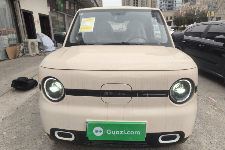 吉利银河 熊猫 2025款 210km 元气熊车身外观2