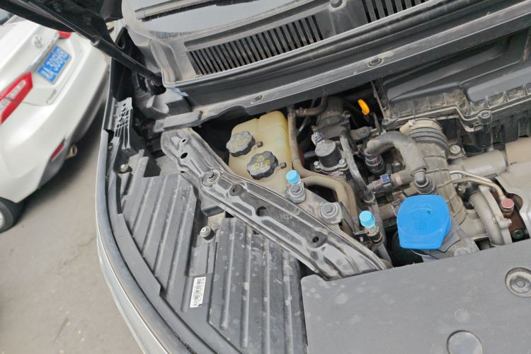 腾势D9 2022款 DM-i 1040 尊贵型局部细节9006