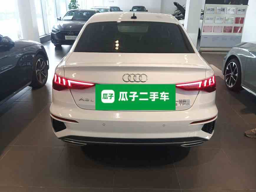 奥迪A3 2024款 A3L Limousine 35 TFSI 时尚运动型(3)