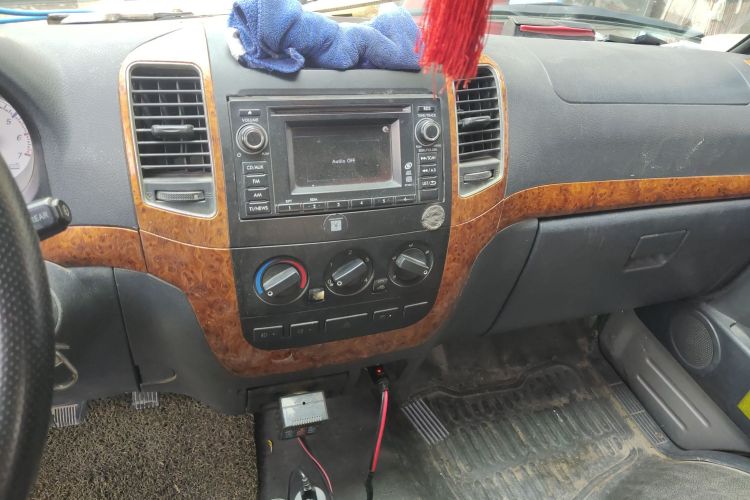 金龙 金威 2014款 2.5T玉柴创享型YC4FB90-P40C中控内饰16