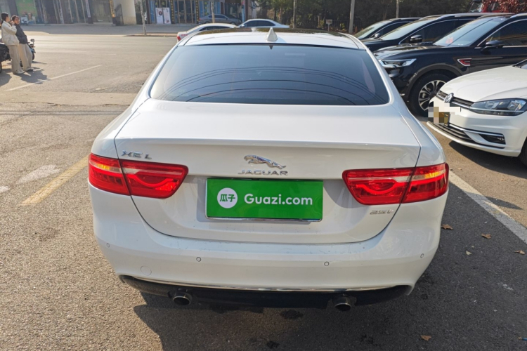 捷豹XEL 2018款 2.0T 250PS 尊享版车身外观6