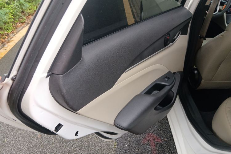 别克 英朗 2021款 典范 1.5L 自动精英型中控内饰7008