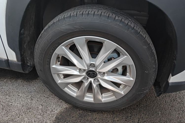 丰田 卡罗拉锐放 2023款 2.0L 精英版车身外观10