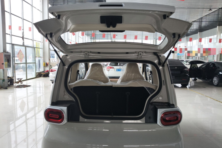 五菱汽车 宏光MINIEV 2024款 第三代 215km 青春版机舱底盘23