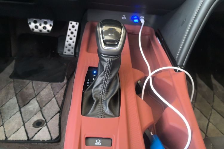 丰田 凯美瑞 2024款 双擎 2.0HXS 运动Plus版中控内饰18