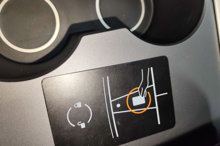 特斯拉 Model Y 2023款 后轮驱动版中控内饰11