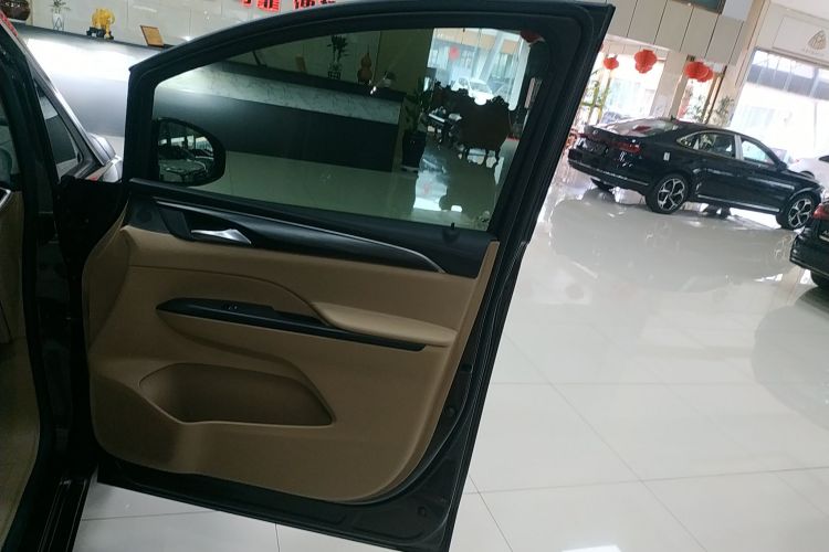 别克GL8 2021款 ES陆尊 653T 豪华型中控内饰42