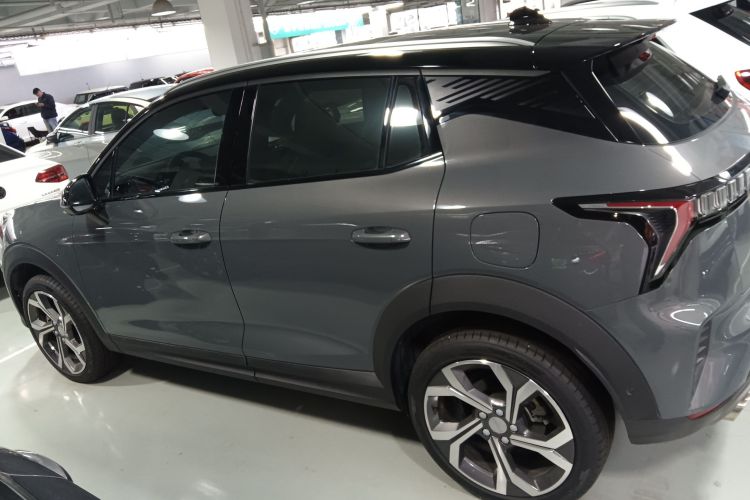 领克06 2023款 Remix 1.5T 劲Halo车身外观4