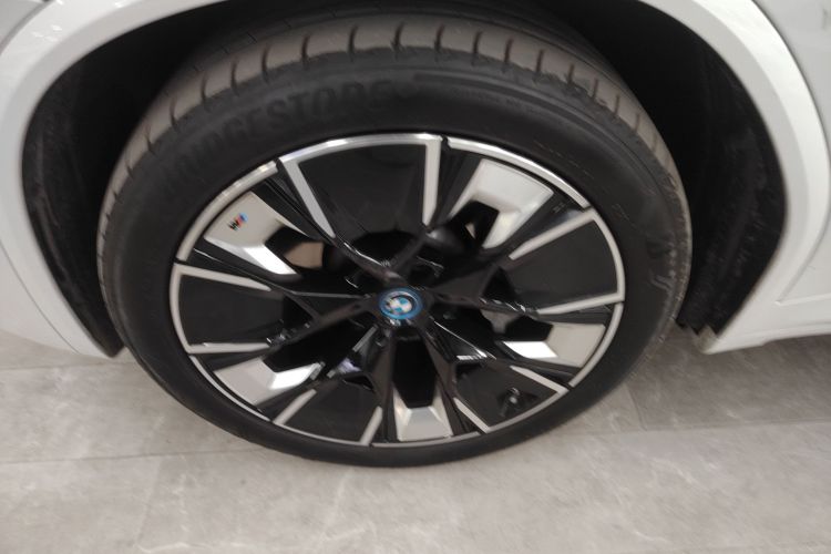 宝马iX3 2022款 改款 创领型车身外观6007